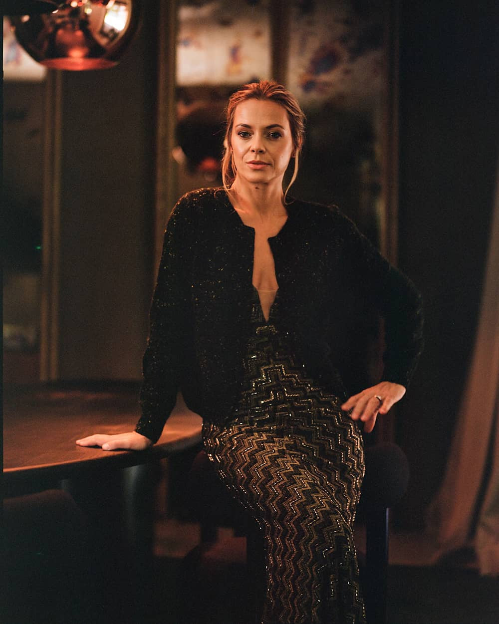 Maddis Lambswool Cashmere Cardigan Black styled for eveningwear