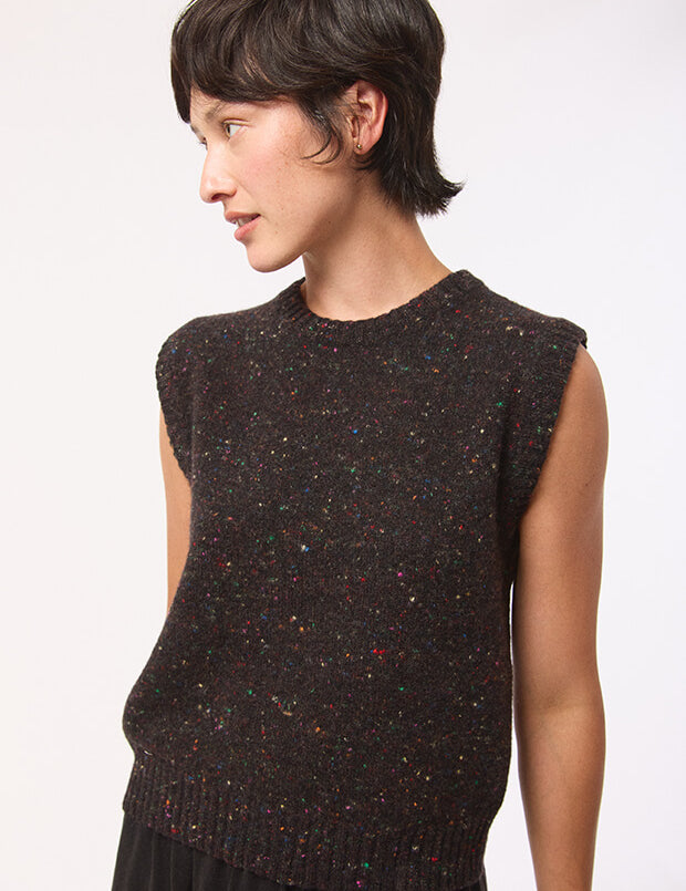 Maud Lambswool Cashmere Knitted Vest in Black Tweed